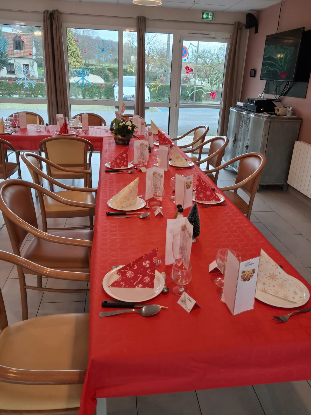 7443295838116475118_1