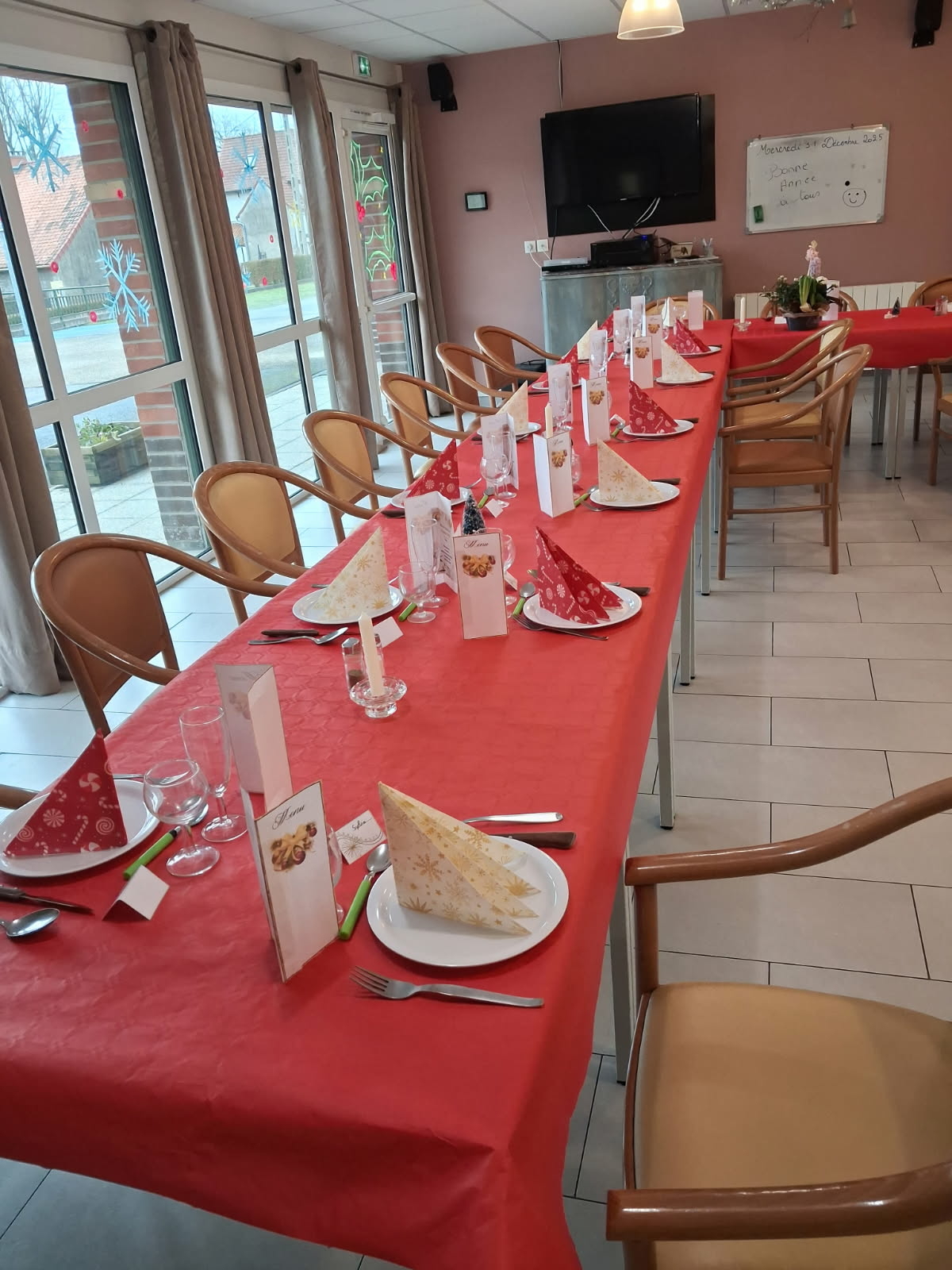 1393011477990430635_1