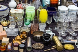 flea-market-851970_1920